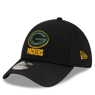 Green Bay Packers Black 2021 NFL Sideline Road 39THIRTY Hat